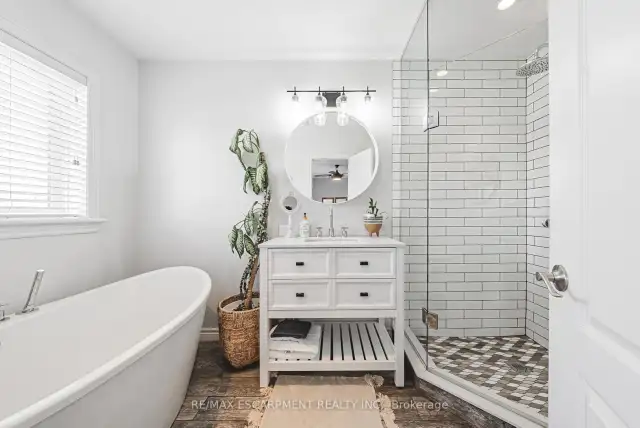 2 rooms for rent in beautiful house on Hamilton mountain/pool - Photo 7