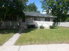 Large Furnished Master Bedroom  – Walk to University –