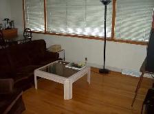 Large Furnished Master Bedroom  – Walk to University – - Photo 4