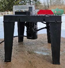 Router and Table - Photo 3