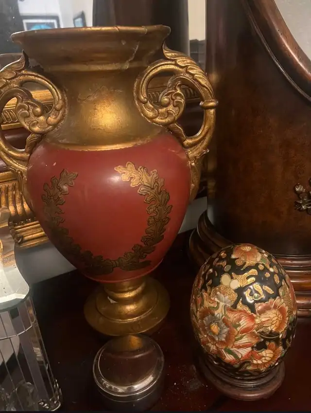 22'x 6'  Venetian Vase