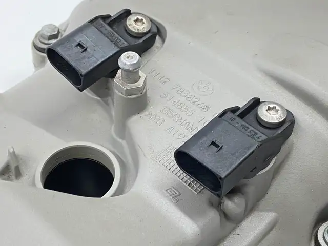 2008-2013 BMW M3 S65 Valve Rocker Cover Bank 2 Drivers Side - Photo 2