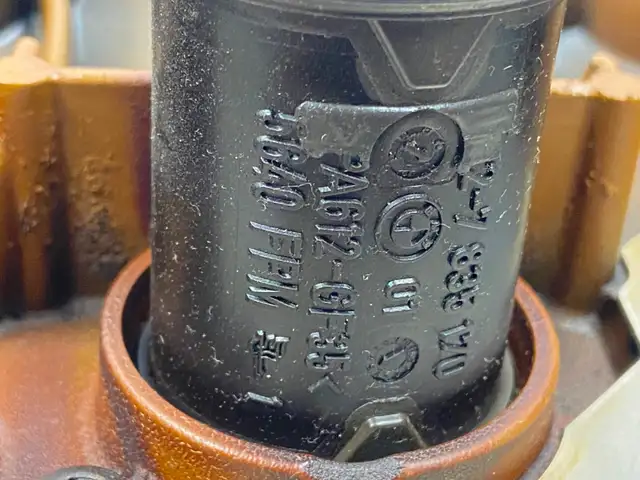 2008-2013 BMW M3 S65 Valve Rocker Cover Bank 2 Drivers Side - Photo 6