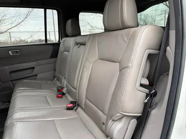 2012 Honda Pilot 2012 HONDA  PILOT , 8 PASSAGERS  ,  4X4 ,  AUTO - Photo 4