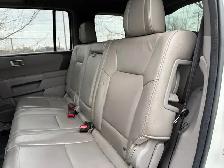 2012 Honda Pilot 2012 HONDA  PILOT , 8 PASSAGERS  ,  4X4 ,  AUTO - Photo 4