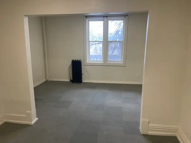 $714 Bach. ALL utilities included. - Photo 5