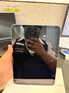 Apple Ipad (10th Generation, 64 GB) for sale - Photo 3