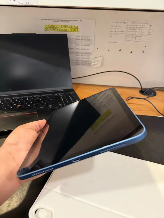 Apple Ipad (10th Generation, 64 GB) for sale - Photo 4