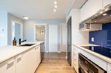2 Bed Condo in Yaletown – Large Patio   Parking – $969K - Photo 4