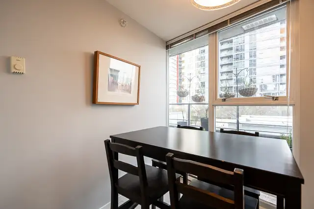2 Bed Condo in Yaletown – Large Patio   Parking – $969K - Photo 14