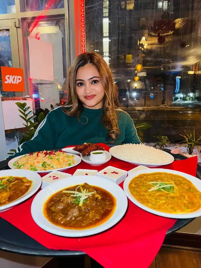 Indian Restaurant Server