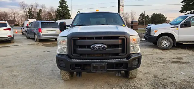 2012 Ford Super Duty F-250 SRW 4x4 - 4 Door - 8FT Box - Tow pack - Photo 2