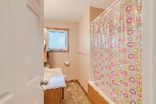 Entire House 3 1 Bedroom Bungalow in Niagara Falls/Chippewa - Photo 7