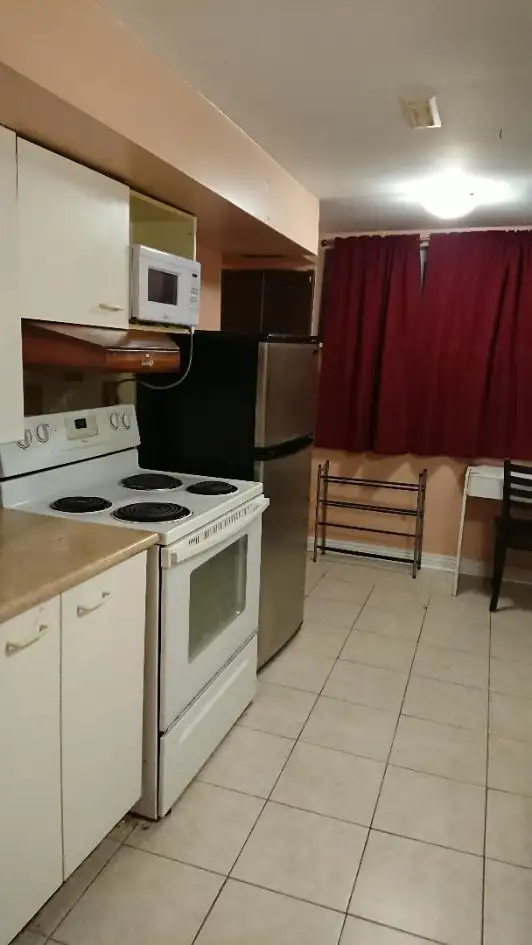 One Bedroom Bsmt Apt for rent in Scarborough - Photo 2