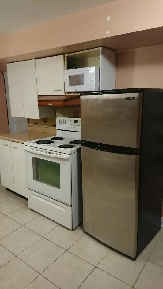 One Bedroom Bsmt Apt for rent in Scarborough - Photo 3