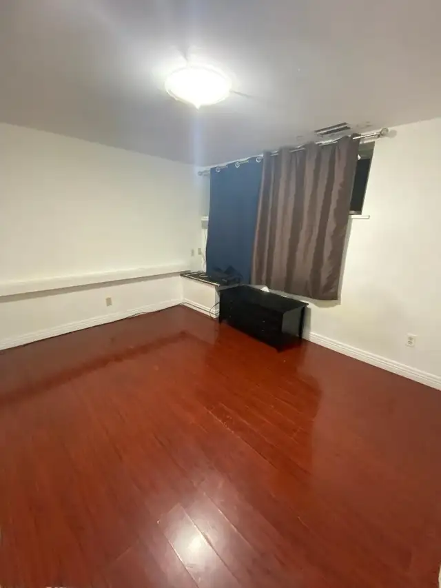 One Bedroom Bsmt Apt for rent in Scarborough - Photo 6