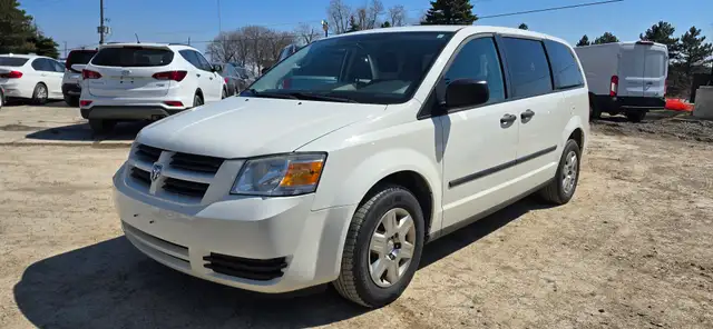 2009 Dodge Grand Caravan SE Passenger van Stow N' Go - runs like