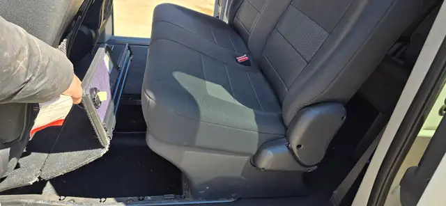 2009 Dodge Grand Caravan SE Passenger van Stow N' Go - runs like - Photo 11