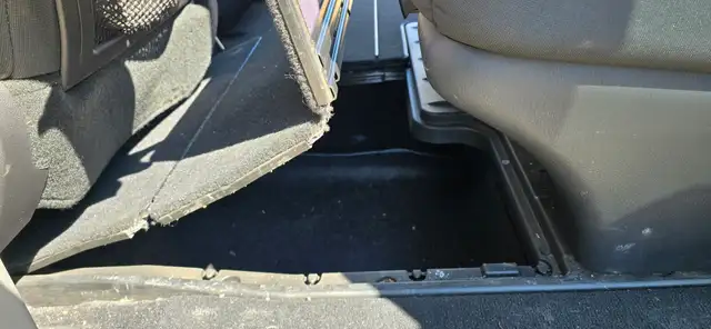 2009 Dodge Grand Caravan SE Passenger van Stow N' Go - runs like - Photo 12