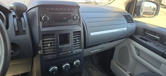 2009 Dodge Grand Caravan SE Passenger van Stow N' Go - runs like - Photo 15