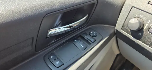 2009 Dodge Grand Caravan SE Passenger van Stow N' Go - runs like - Photo 17