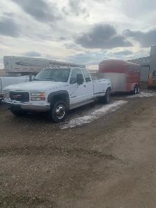 Truck and horse trailer combo