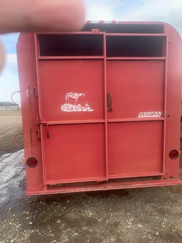 Truck and horse trailer combo - Photo 5