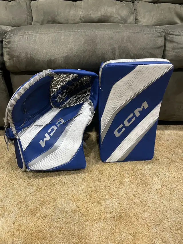 CCM E Flex 6 Blocker and Glove (Full Right)