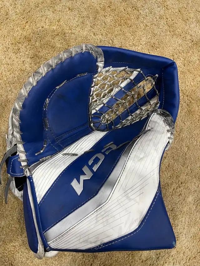 CCM E Flex 6 Blocker and Glove (Full Right) - Photo 2