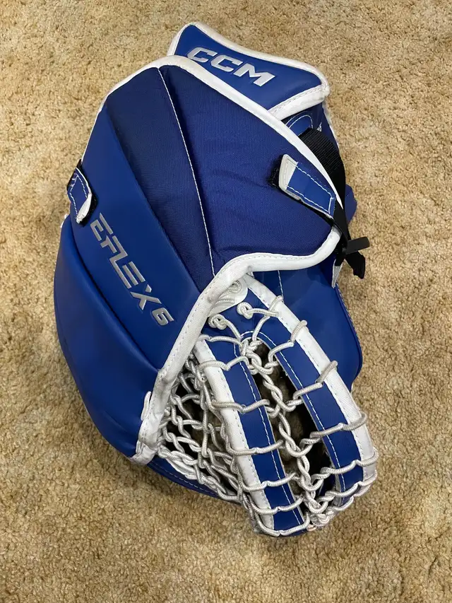 CCM E Flex 6 Blocker and Glove (Full Right) - Photo 3