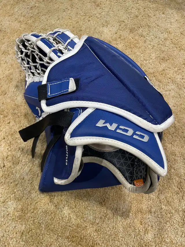 CCM E Flex 6 Blocker and Glove (Full Right) - Photo 4