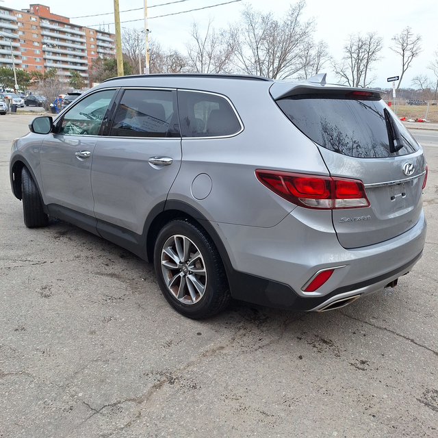 2018 Hyundai Santa Fe XL 7 seats 3.3l 6cyl, drives and feels ver - Photo 3