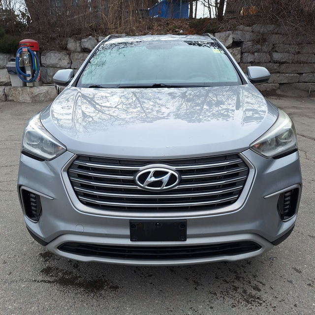 2018 Hyundai Santa Fe XL 7 seats 3.3l 6cyl, drives and feels ver - Photo 8