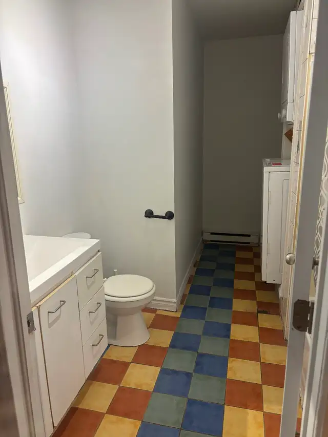 Grand 3 1/2 à Homa avec electros et internet haute vitesse au 3e - Photo 3