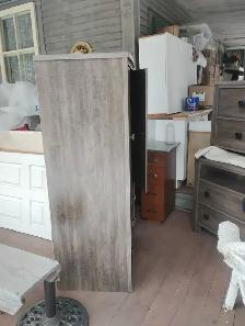 Ensemble de chambre à coucher: lit, armoire(x2) et commode