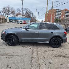 2014 Audi Q5 3.0L Technik loaded and very well maintained! - Photo 2