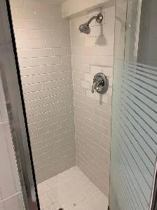 Private bachelor basement apartment available - Photo 3