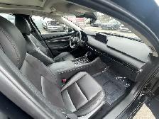 2019 Mazda Mazda3 GT Auto /NAVIGATION/B.CAM/LEATHER/SUNROOF - Photo 10