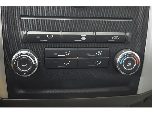 2010 Nissan Frontier SE V6 4.0L 4X4 - CREW CAB AUTO MAGS A/C 150 - Photo 20