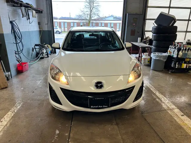 2011 Mazda Mazda3 - Photo 3