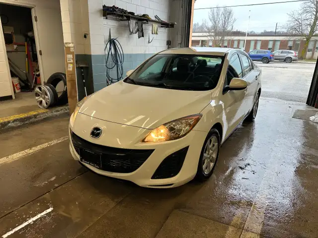 2011 Mazda Mazda3 - Photo 4