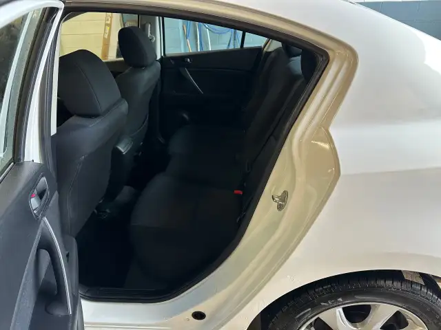 2011 Mazda Mazda3 - Photo 8
