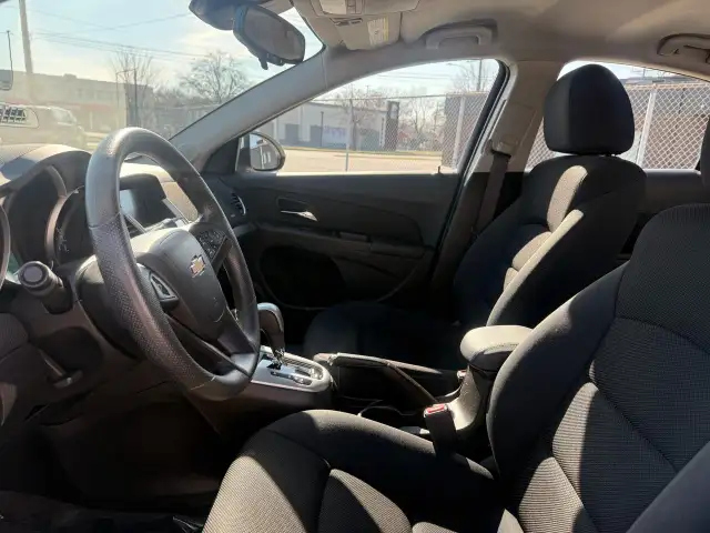 2015 Chevrolet Cruze 1LT - Photo 9