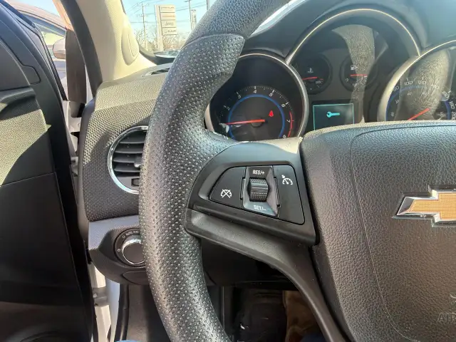 2015 Chevrolet Cruze 1LT - Photo 11