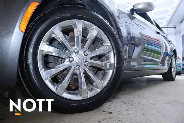 2015 CHRYSLER 300C PLATINUM - Photo 8