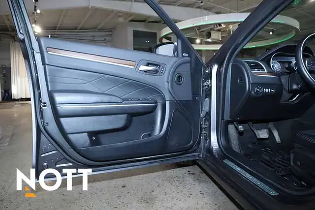 2015 CHRYSLER 300C PLATINUM - Photo 10