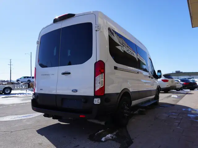 2024 Ford Transit Passenger Wagon T-350 148 Med Roof XL AWD - LO - Photo 12