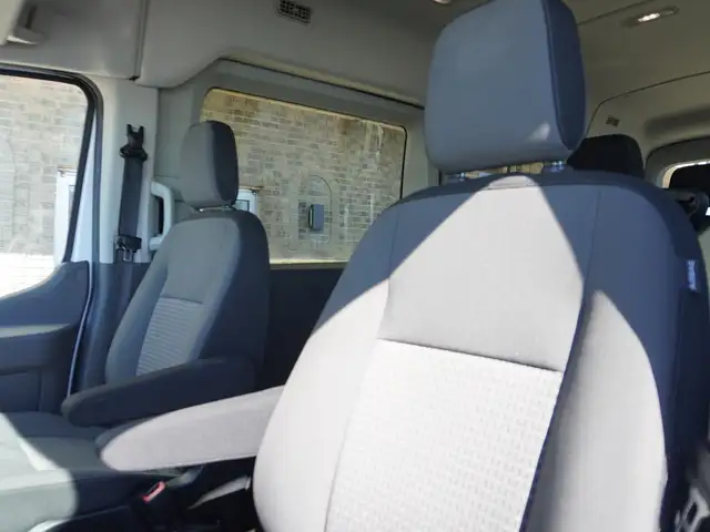2024 Ford Transit Passenger Wagon T-350 148 Med Roof XL AWD - LO - Photo 28