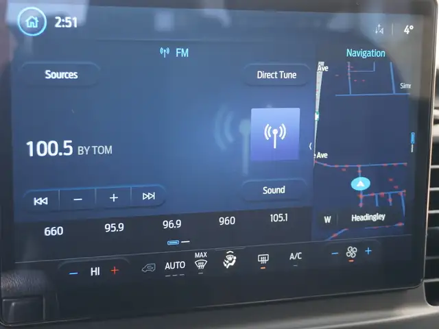 2024 Ford Transit Passenger Wagon T-350 148 Med Roof XL AWD - LO - Photo 37