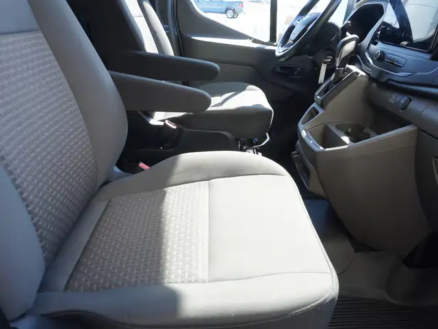 2024 Ford Transit Passenger Wagon T-350 148 Med Roof XL AWD - LO - Photo 44